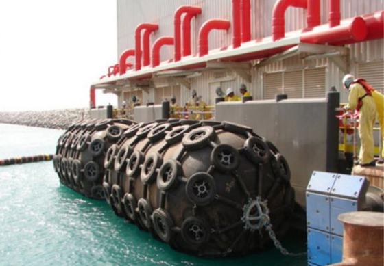 บังโคลนสลิงสีดำ 50kpa 80kpa Ocean Guard Marine Yokohama Rubber Fender