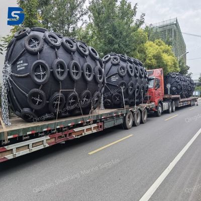 การบํารุงรักษาที่ต่ําของเรือยาง Fender รับรอง ABS เหมาะสําหรับการใช้งานทางทะเล การบรรทุก ท่าเรือ Qingdao ท่าเรือทนทาน