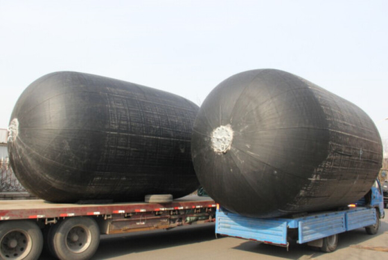 เรือไปยังเรือ พนูเมติกยาง Fender ไม่มีโซ่ ยาง กว้าง 300-4700mm สําหรับเรือต่าง ๆ