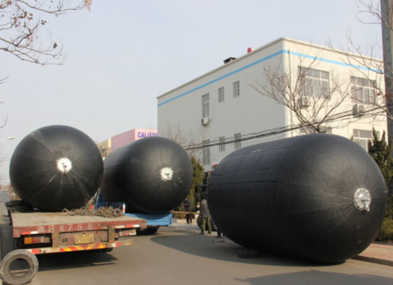 50kpa ความดันภายในเบื้องต้น Sling Fender เสริมยาง Dipped ไนลอน สายผ้า สีดํา