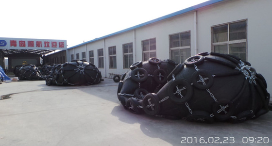 Mooring Truck Tyre Yokohama Floating Fenders ส่งไปยังการป้องกันเรือ