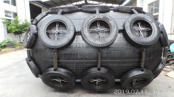 ยางรถบรรทุกโยโกฮามาประเภทบังโคลนลมยาง 80kpa Berthing Ship Protection