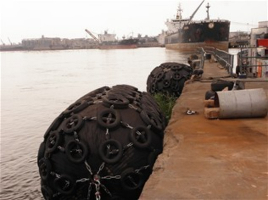 เรือลอยลมยางกันกระแทก ISO 17357 Black Yokohama Chain Tyre Net