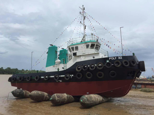 Marine Lifting Barge เปิดตัวถุงลมนิรภัยป้องกันถุงลมนิรภัยยางเป่าลมสีดำแรงดันสูง