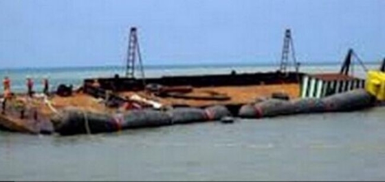 ประแจเลื่อนถุงลมนิรภัยกู้ภัยเรือยางถุงลมนิรภัยยางมารีนสีดำ