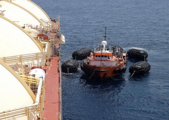 เรือเทียบท่า Offshore ยางกันกระแทกยางลม Yokohama Type