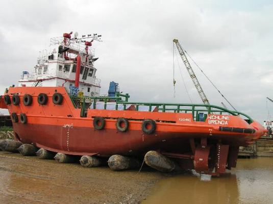เรือที่ผ่านการรับรองเปิดตัวถุงลมนิรภัยยางทางทะเลสำหรับยกของหนัก